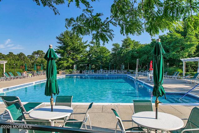 122 Greenlawns Drive, Lakewood, NJ 08701