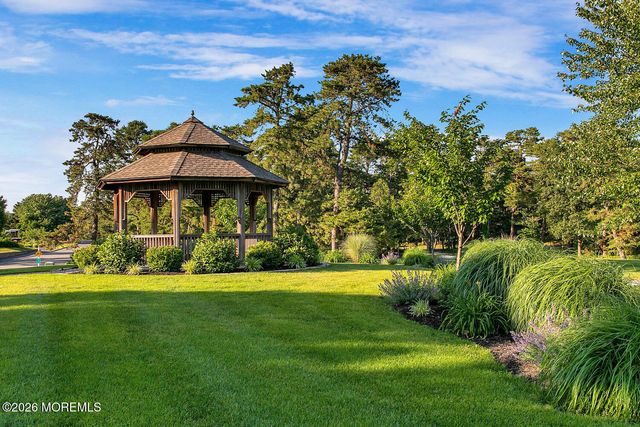 122 Greenlawns Drive, Lakewood, NJ 08701
