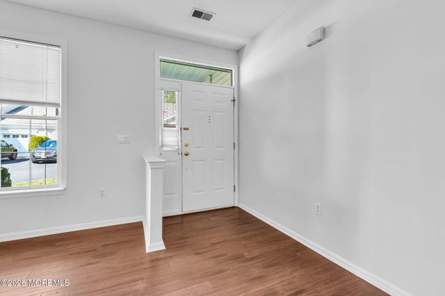 122 Greenlawns Drive, Lakewood, NJ 08701