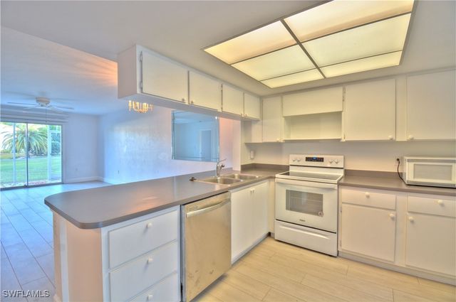 2330 Naples Trace CIR 9-903, Naples, FL 34109