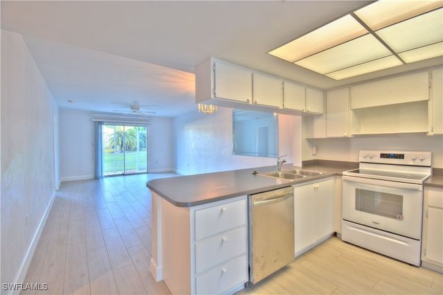 2330 Naples Trace CIR 9-903, Naples, FL 34109