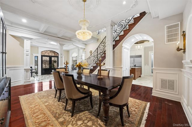 333 E Shore Road, Kings Point, NY 11023