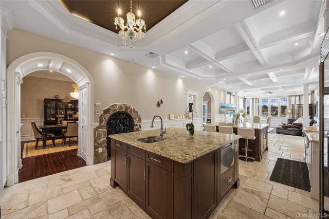 333 E Shore Road, Kings Point, NY 11023