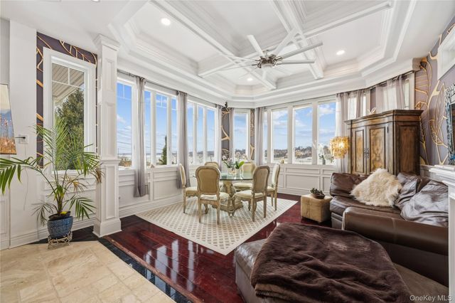 333 E Shore Road, Kings Point, NY 11023