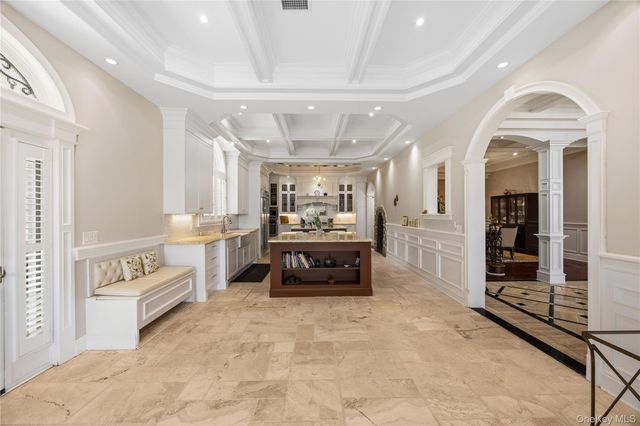 333 E Shore Road, Kings Point, NY 11023