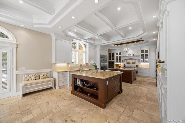 333 E Shore Road, Kings Point, NY 11023