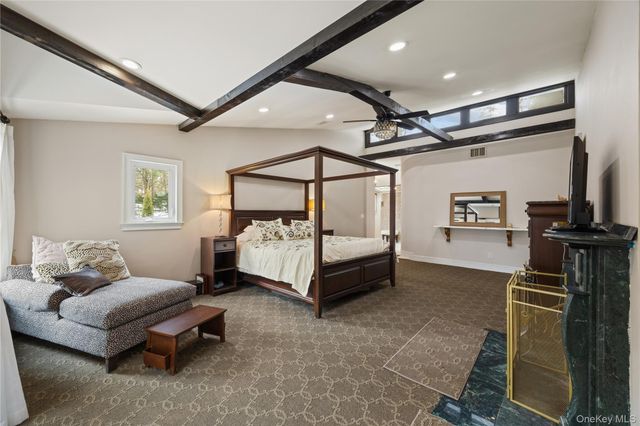 333 E Shore Road, Kings Point, NY 11023