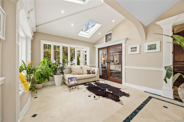 333 E Shore Road, Kings Point, NY 11023