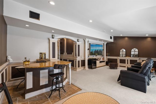 333 E Shore Road, Kings Point, NY 11023