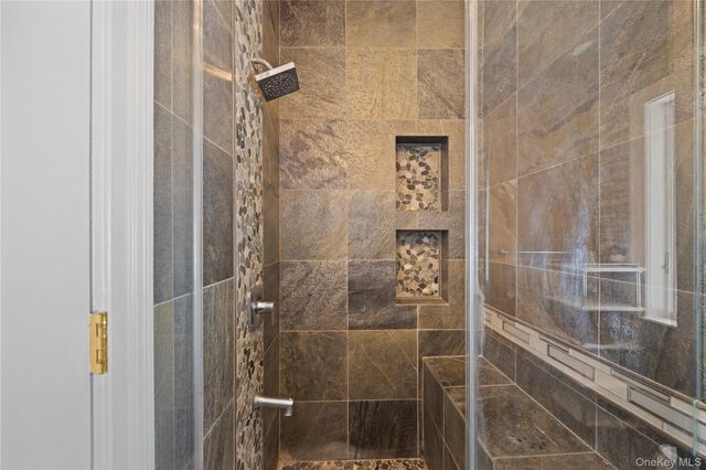 333 E Shore Road, Kings Point, NY 11023