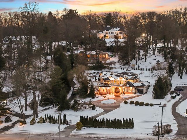 333 E Shore Road, Kings Point, NY 11023