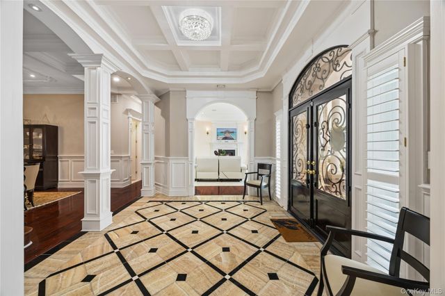 333 E Shore Road, Kings Point, NY 11023