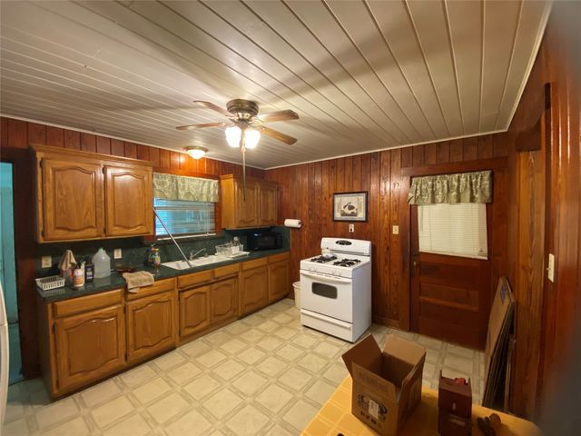 516 S Mckinney Street, Mexia, TX 76667