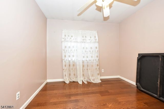 186 N Ethel Ave, Hawthorne Boro, NJ 07506