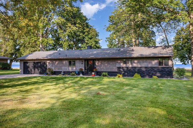 44 N Linwood Beach Road, Fraser Twp, MI 48634