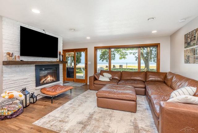 44 N Linwood Beach Road, Fraser Twp, MI 48634