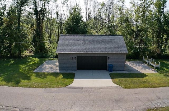 44 N Linwood Beach Road, Fraser Twp, MI 48634