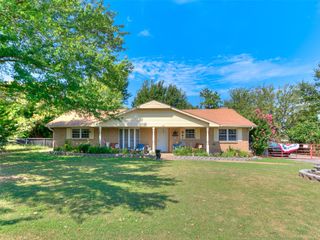 319 S MAIN Street, Mcloud, OK 74851
