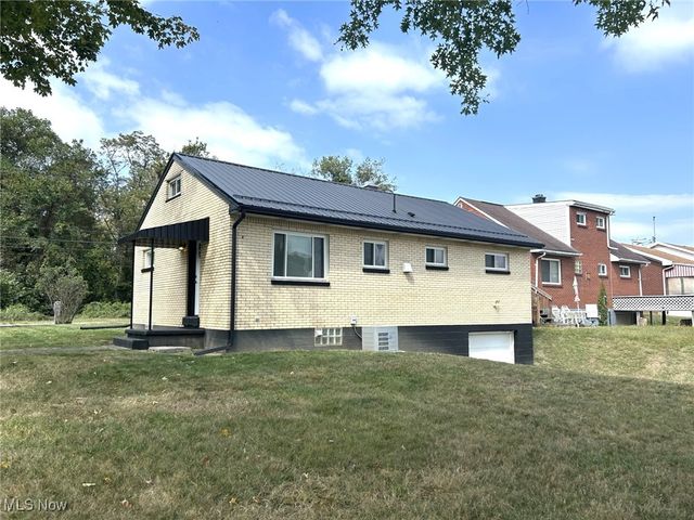 424 Lee Road, Follansbee, WV 26037