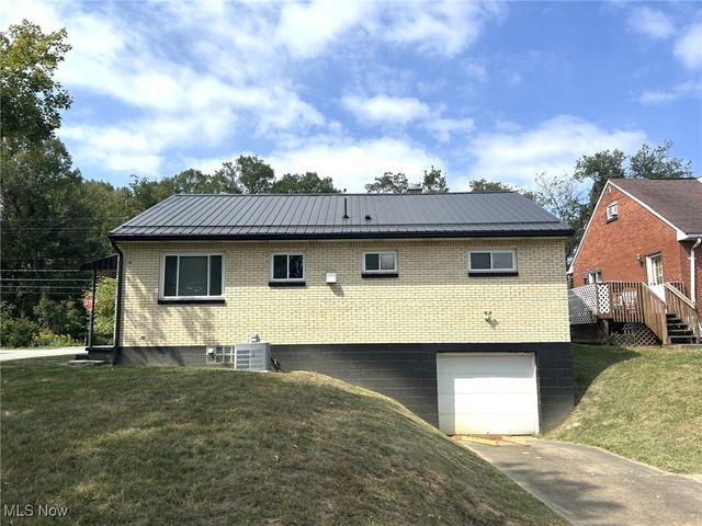 424 Lee Road, Follansbee, WV 26037
