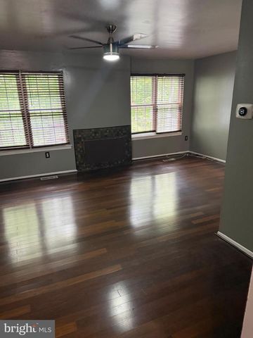 8458 SNOWDEN OAKS PL, Laurel, MD 20708