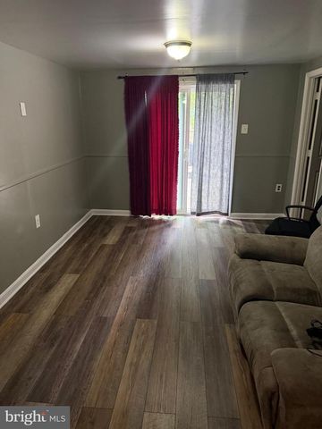 8458 SNOWDEN OAKS PL, Laurel, MD 20708