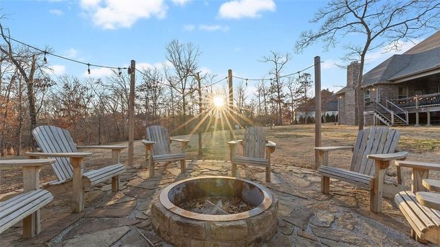 1476 Le Chesnay Drive, Centerton, AR 72719