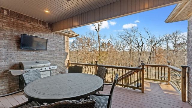 1476 Le Chesnay Drive, Centerton, AR 72719