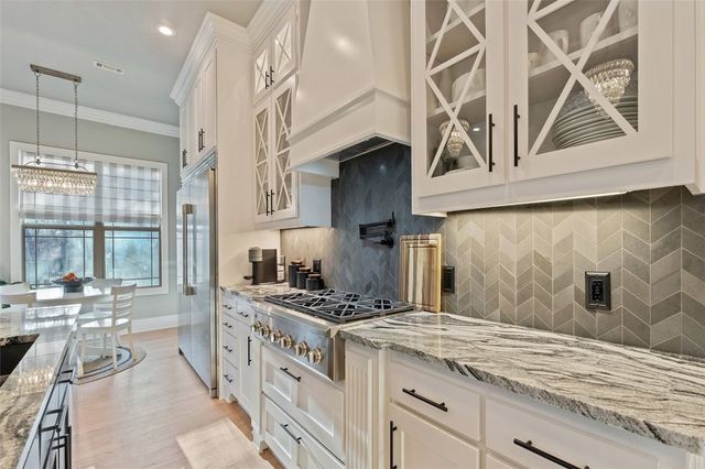 1476 Le Chesnay Drive, Centerton, AR 72719