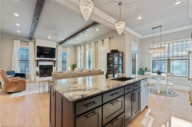 1476 Le Chesnay Drive, Centerton, AR 72719