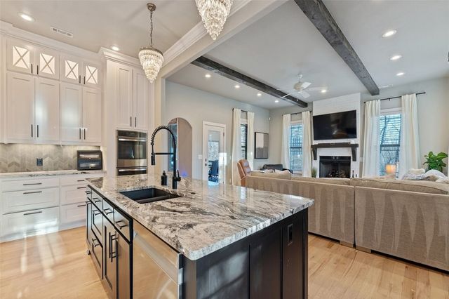 1476 Le Chesnay Drive, Centerton, AR 72719