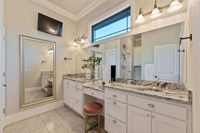 1476 Le Chesnay Drive, Centerton, AR 72719