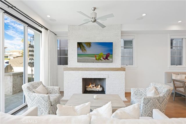 708 Heliotrope Avenue, Corona Del Mar, CA 92625