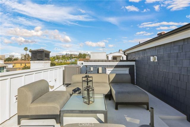 708 Heliotrope Avenue, Corona Del Mar, CA 92625