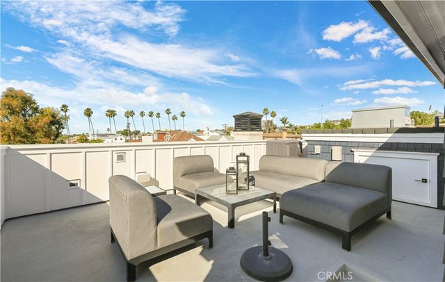 708 Heliotrope Avenue, Corona Del Mar, CA 92625