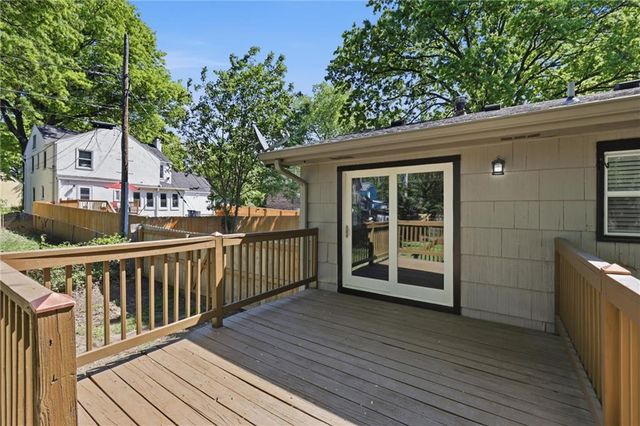8002 Campbell Street, Kansas City, MO 64131