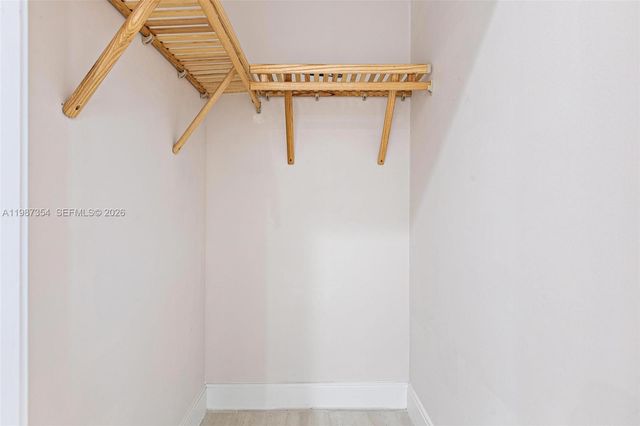 8225 NW 43rd St, Doral, FL 33166