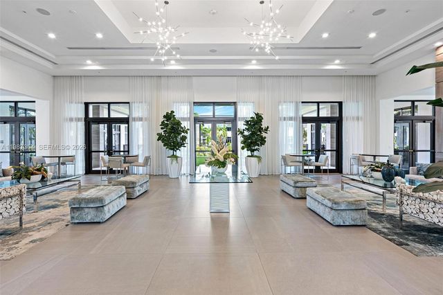 8225 NW 43rd St, Doral, FL 33166