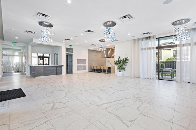 8225 NW 43rd St, Doral, FL 33166