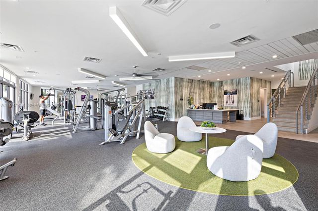 8225 NW 43rd St, Doral, FL 33166