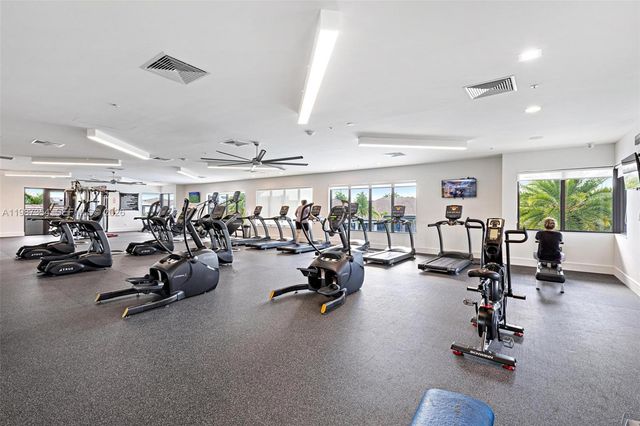 8225 NW 43rd St, Doral, FL 33166