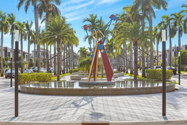 8225 NW 43rd St, Doral, FL 33166