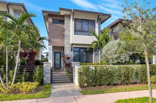 8225 NW 43rd St, Doral, FL 33166