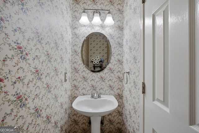 49 TIMBERLAKE Cove NE, Cartersville, GA 30121
