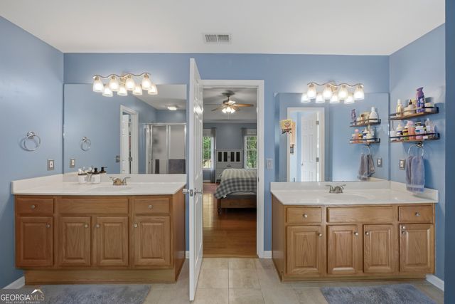 49 TIMBERLAKE Cove NE, Cartersville, GA 30121