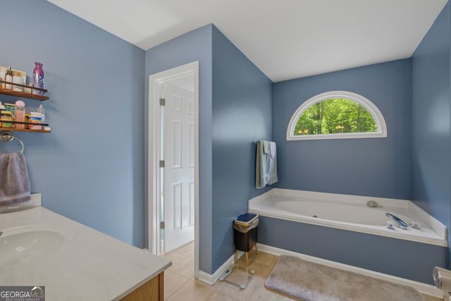 49 TIMBERLAKE Cove NE, Cartersville, GA 30121