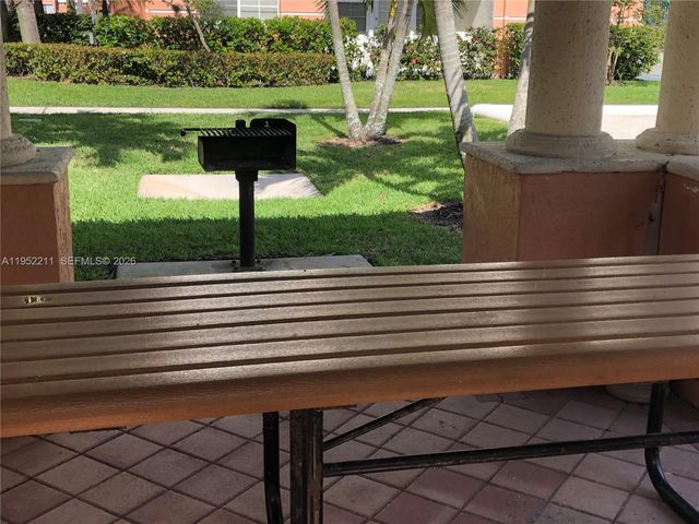 9873 Baywinds Dr 5208, West Palm Beach, FL 33411