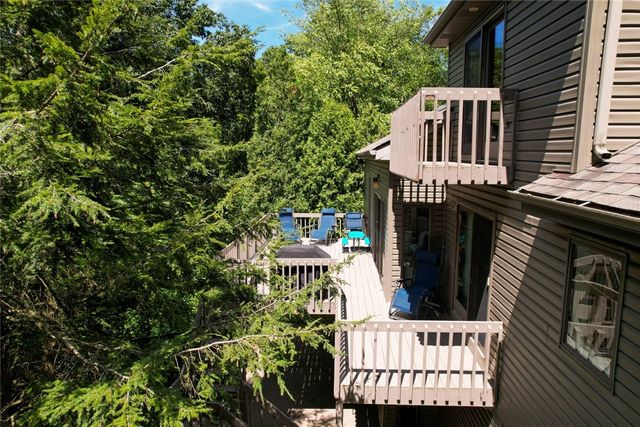 319 Lakewood Dr, Center Twp, PA 16001