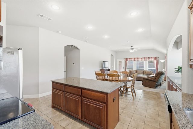 8204 Spitfire Trail, Aubrey, TX 76227