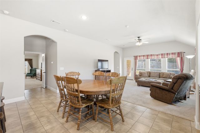 8204 Spitfire Trail, Aubrey, TX 76227